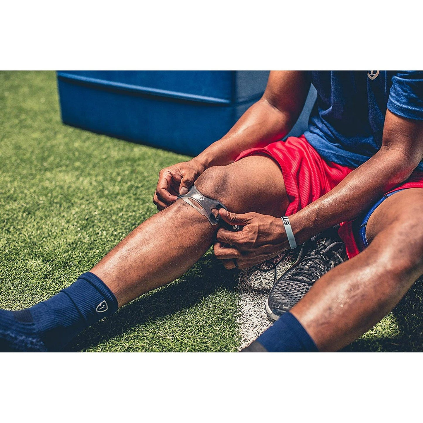 DonJoy Performance WEBTECH Knee Support Strap: Slime Green, Small/Medium